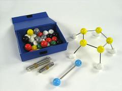 Набор моделей атомов со стержнями для составления моделей молекул